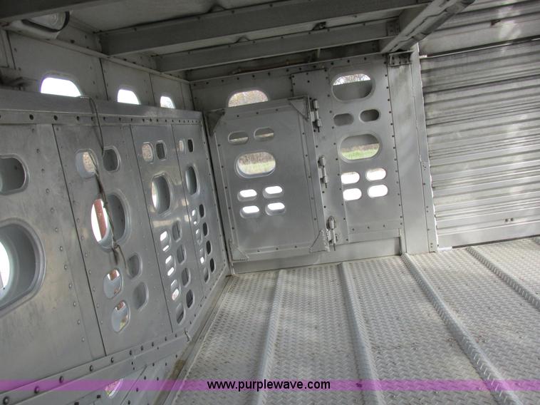 image for item I8899 2001 Wilson PSAL-303P aluminum livestock trailer