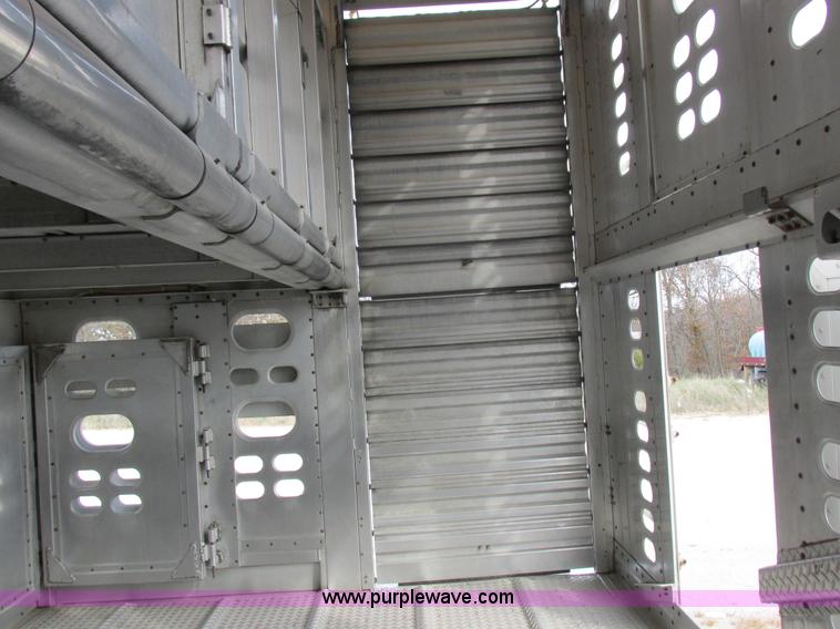 image for item I8899 2001 Wilson PSAL-303P aluminum livestock trailer