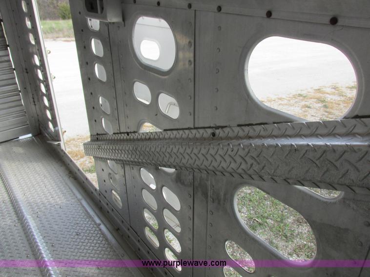 image for item I8899 2001 Wilson PSAL-303P aluminum livestock trailer