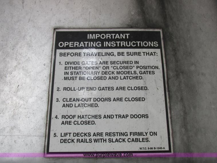 image for item I8899 2001 Wilson PSAL-303P aluminum livestock trailer