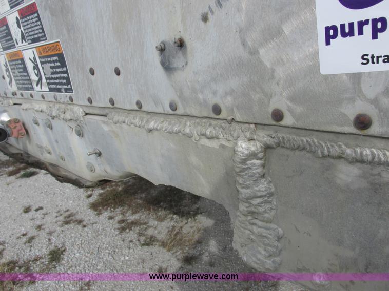 image for item I8899 2001 Wilson PSAL-303P aluminum livestock trailer