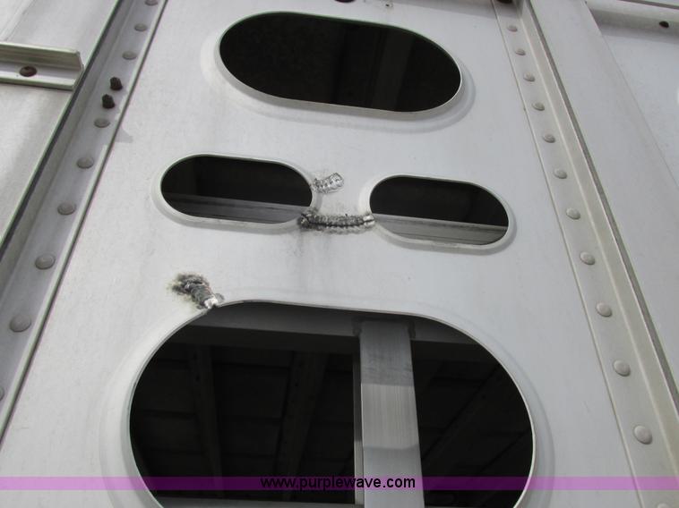 image for item I8899 2001 Wilson PSAL-303P aluminum livestock trailer