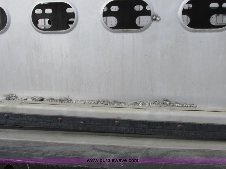 image for item I8899 2001 Wilson PSAL-303P aluminum livestock trailer