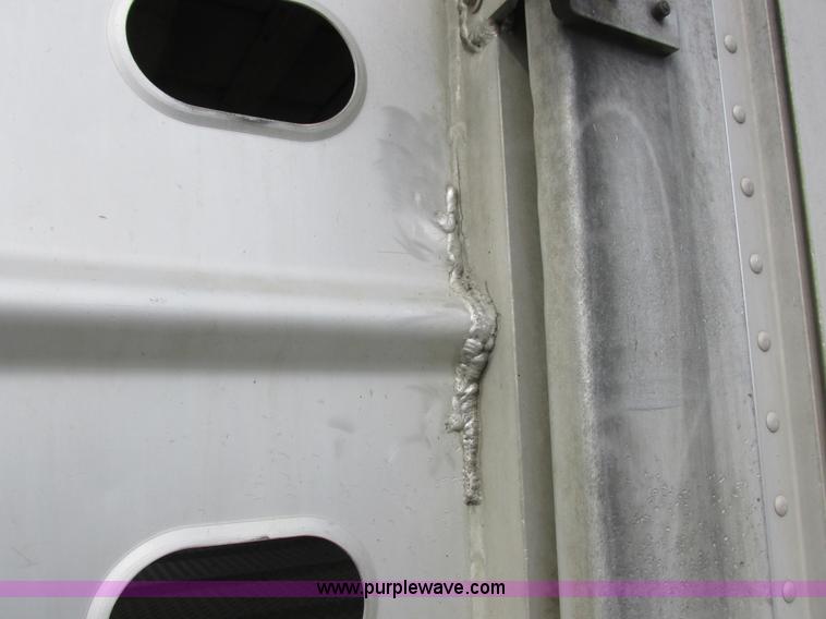 image for item I8899 2001 Wilson PSAL-303P aluminum livestock trailer