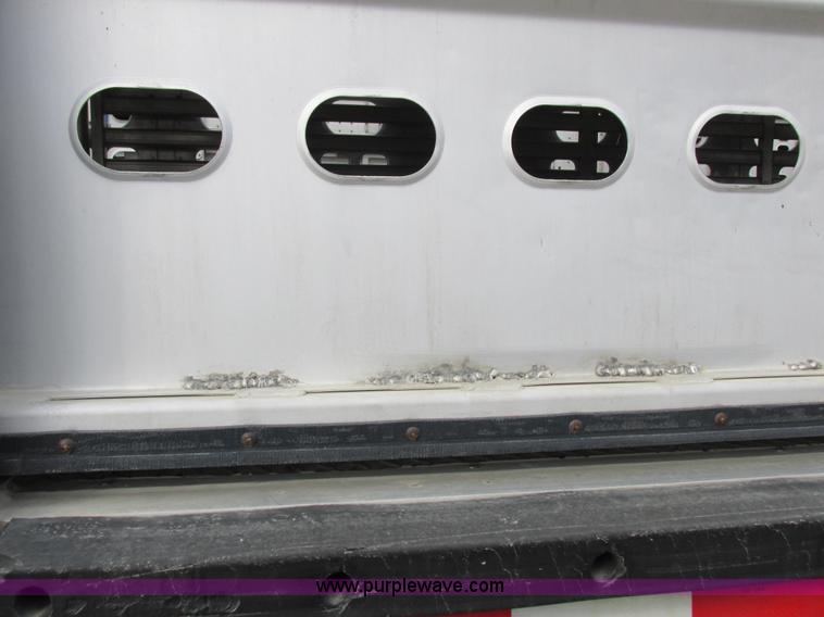 image for item I8899 2001 Wilson PSAL-303P aluminum livestock trailer