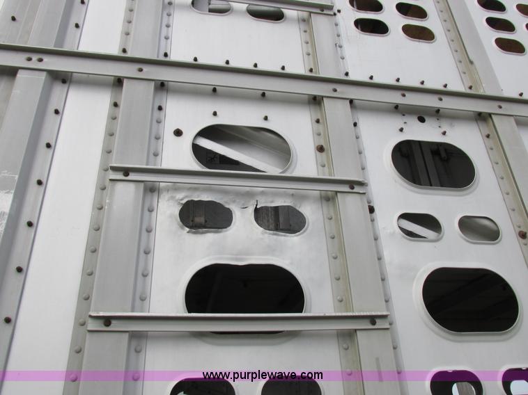 image for item I8899 2001 Wilson PSAL-303P aluminum livestock trailer