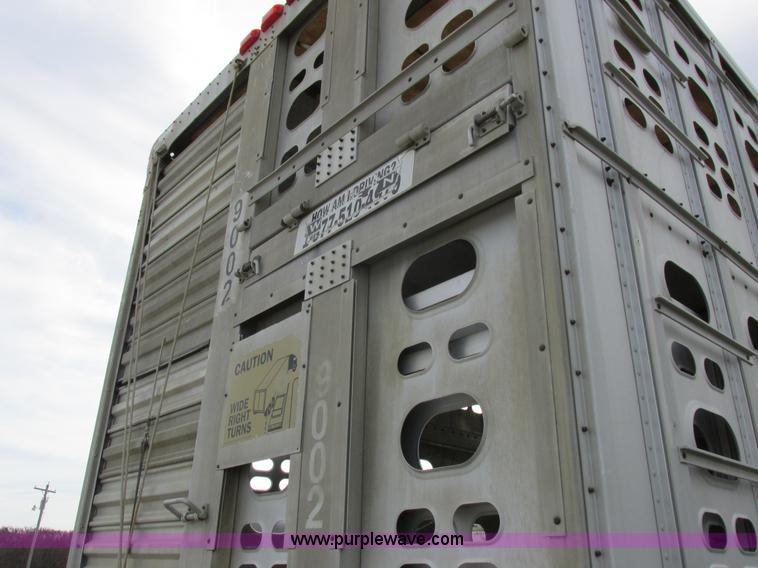 image for item I8899 2001 Wilson PSAL-303P aluminum livestock trailer