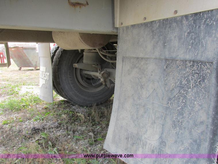 image for item I8899 2001 Wilson PSAL-303P aluminum livestock trailer