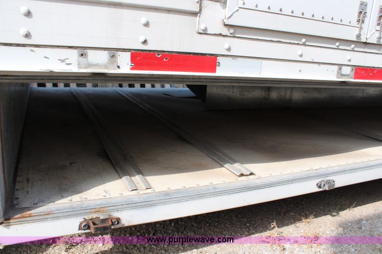 image for item J1121 2007 Kentucky dry van trailer