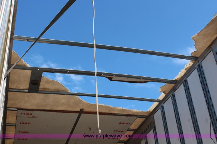 image for item J1121 2007 Kentucky dry van trailer