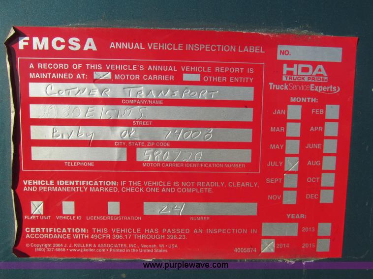 image for item J2372 2001 Freightliner FLD120 semi truck