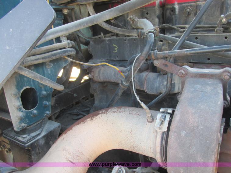 image for item J2372 2001 Freightliner FLD120 semi truck