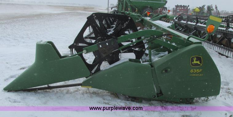 image for item A8751 2005 John Deere 635F Hydraflex platform head