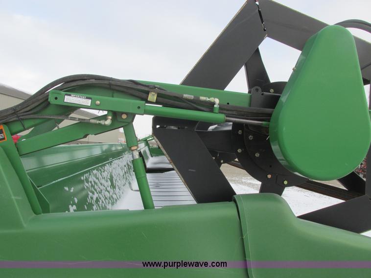 image for item A8755 2007 John Deere 936D platform draper head