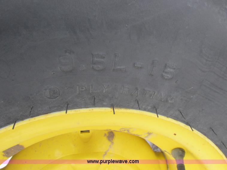 image for item A8755 2007 John Deere 936D platform draper head