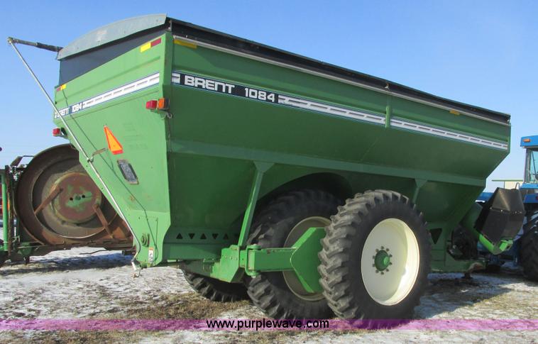 image for item A8763 2004 Unverferth Brent Avalanche 1084 grain cart