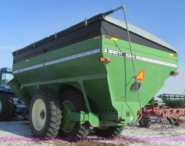 image for item A8763 2004 Unverferth Brent Avalanche 1084 grain cart
