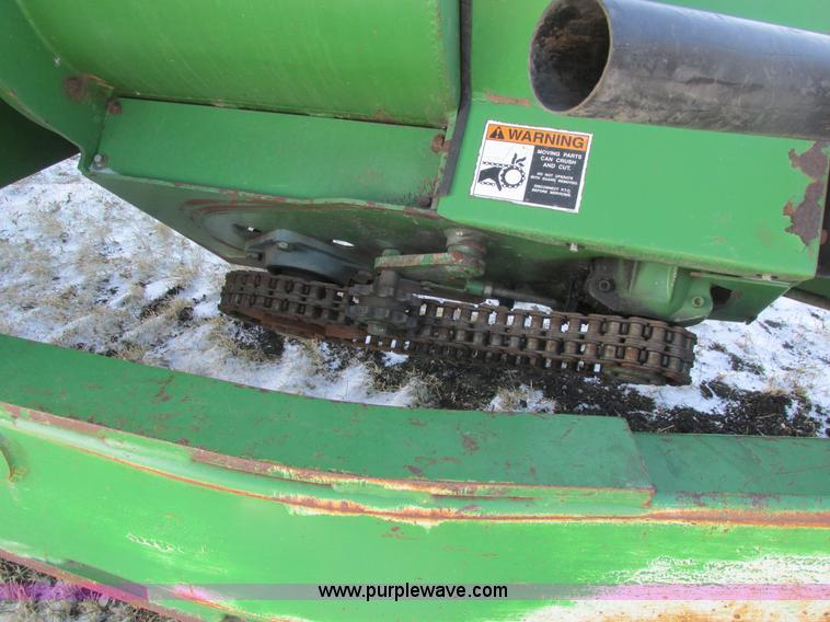 image for item A8763 2004 Unverferth Brent Avalanche 1084 grain cart