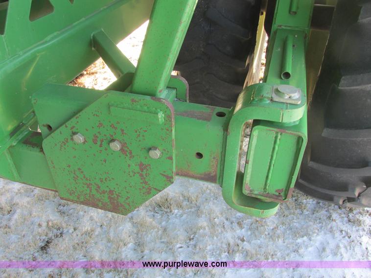 image for item A8763 2004 Unverferth Brent Avalanche 1084 grain cart