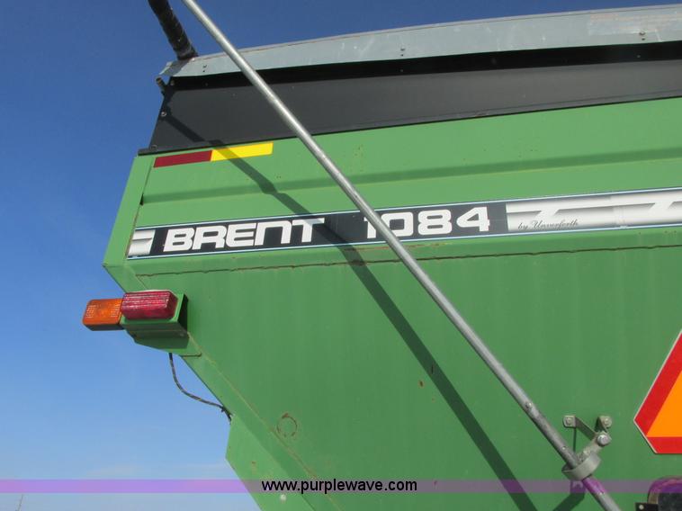 image for item A8763 2004 Unverferth Brent Avalanche 1084 grain cart