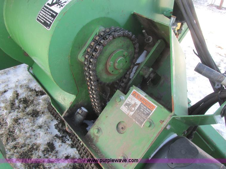 image for item A8763 2004 Unverferth Brent Avalanche 1084 grain cart