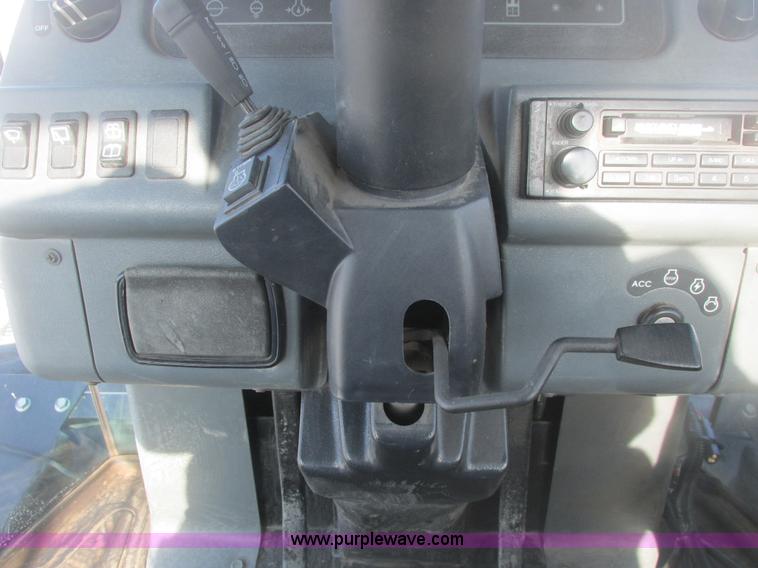 image for item A8766 1995 New Holland 9680 4WD tractor