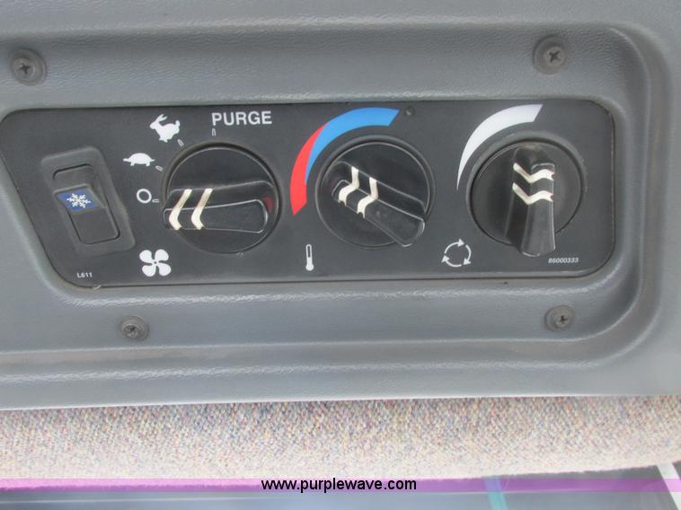 image for item A8766 1995 New Holland 9680 4WD tractor