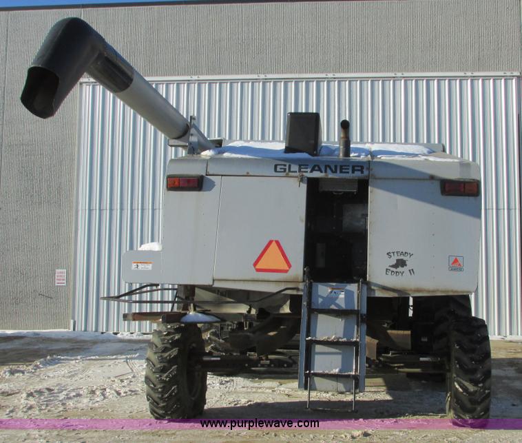 image for item A8769 1998 Gleaner R72 combine