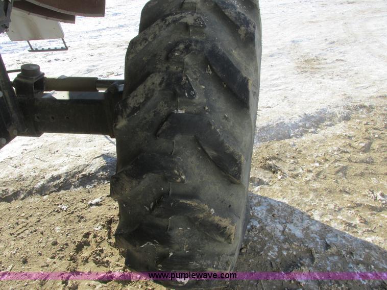 image for item A8769 1998 Gleaner R72 combine