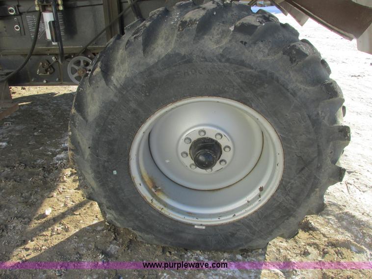 image for item A8769 1998 Gleaner R72 combine