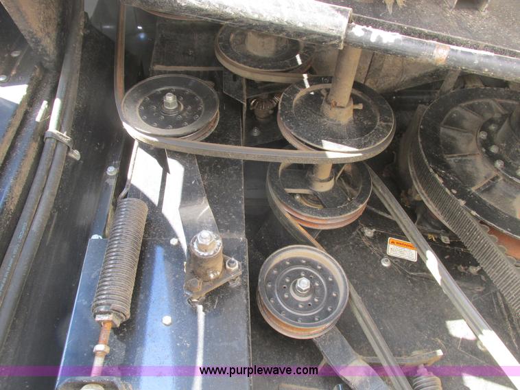 image for item A8769 1998 Gleaner R72 combine