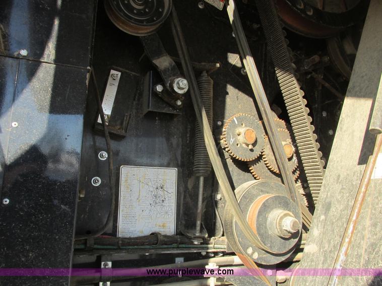 image for item A8769 1998 Gleaner R72 combine