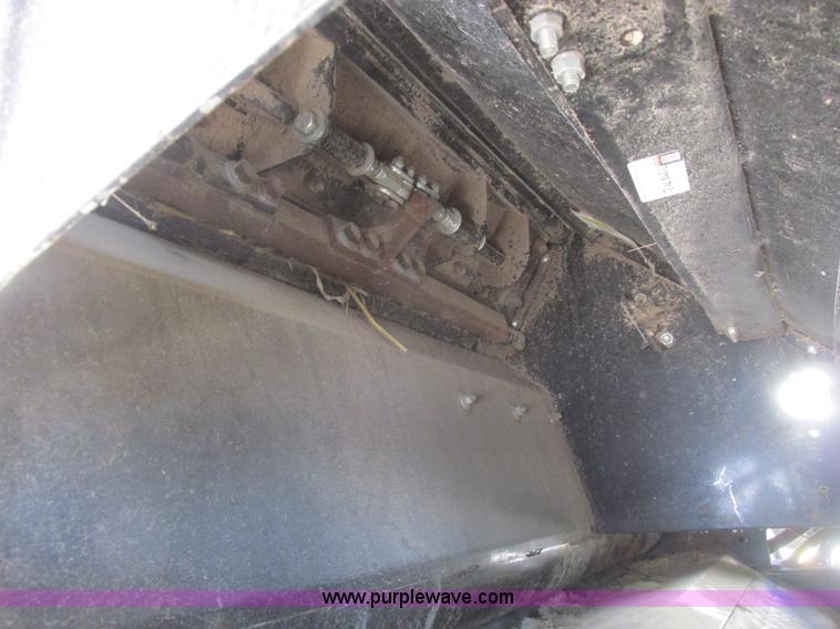 image for item A8769 1998 Gleaner R72 combine