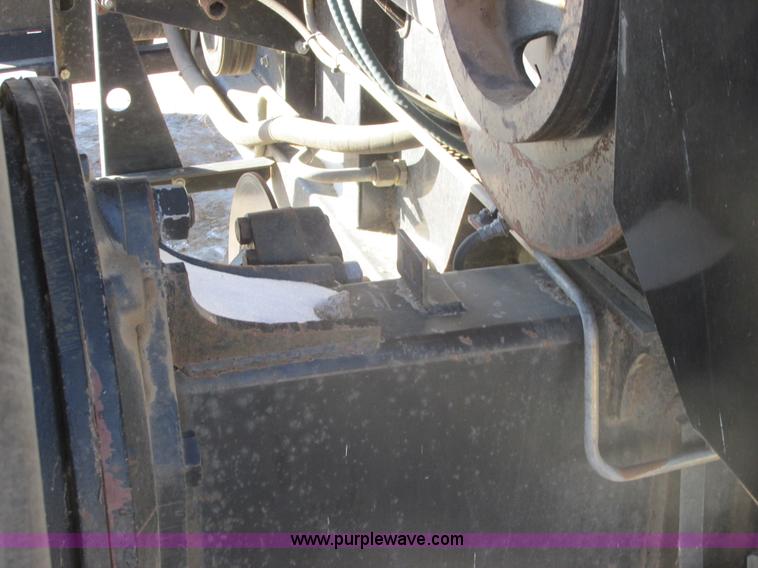 image for item A8769 1998 Gleaner R72 combine