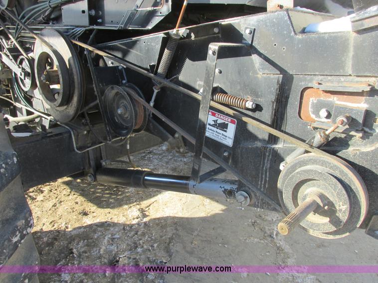 image for item A8769 1998 Gleaner R72 combine