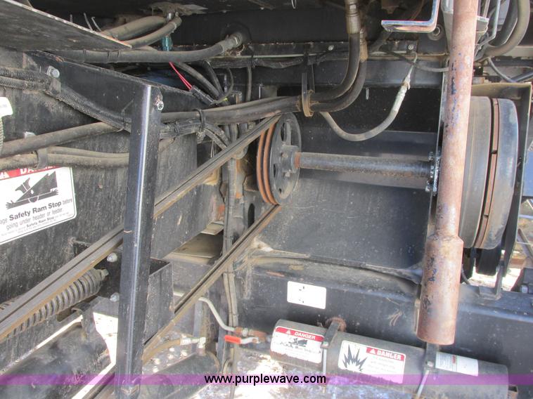 image for item A8769 1998 Gleaner R72 combine