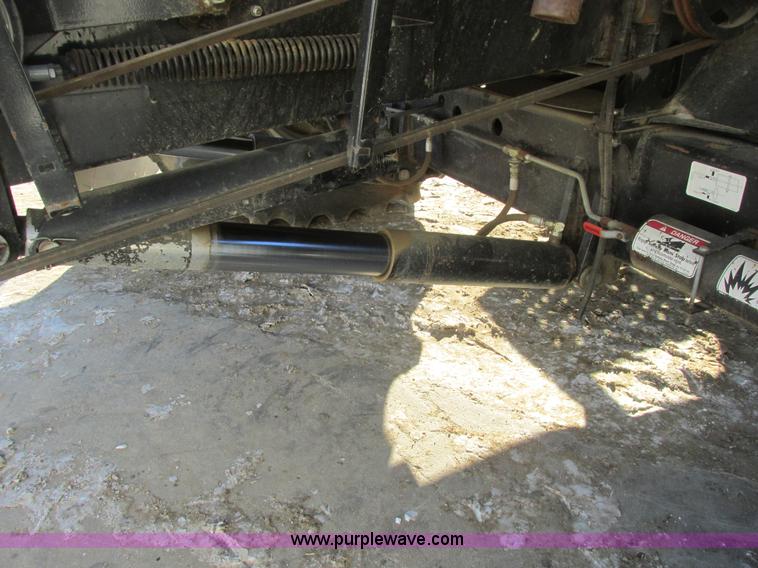 image for item A8769 1998 Gleaner R72 combine