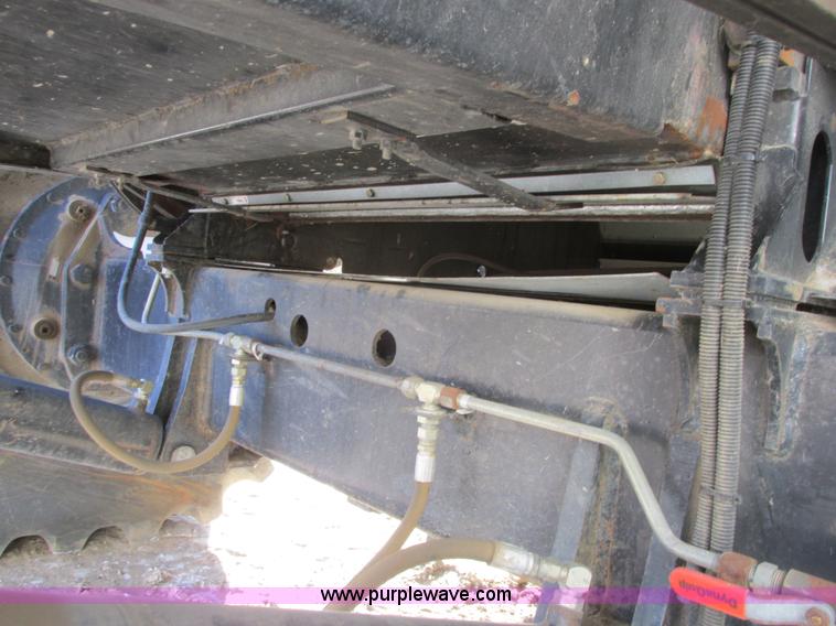 image for item A8769 1998 Gleaner R72 combine