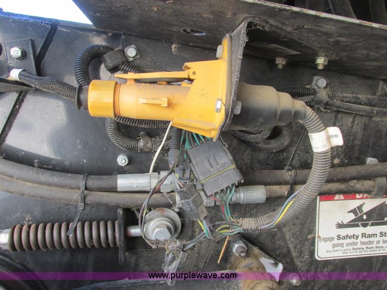 image for item A8769 1998 Gleaner R72 combine