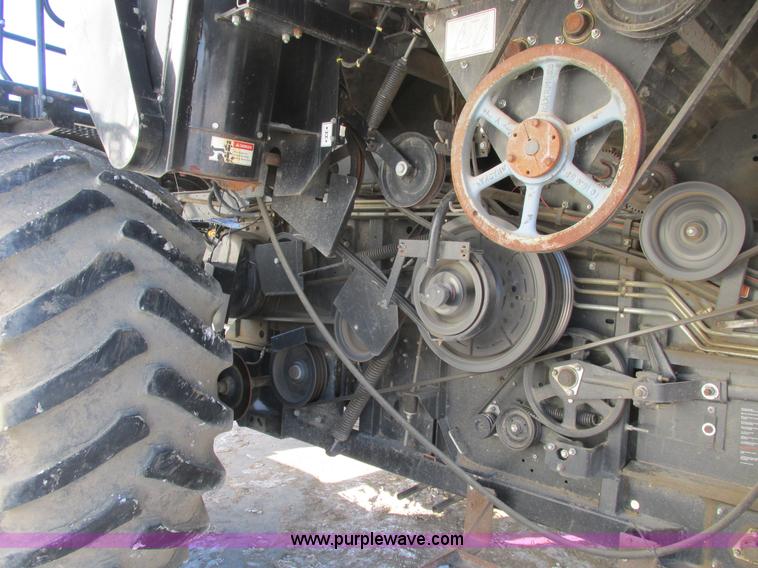 image for item A8769 1998 Gleaner R72 combine