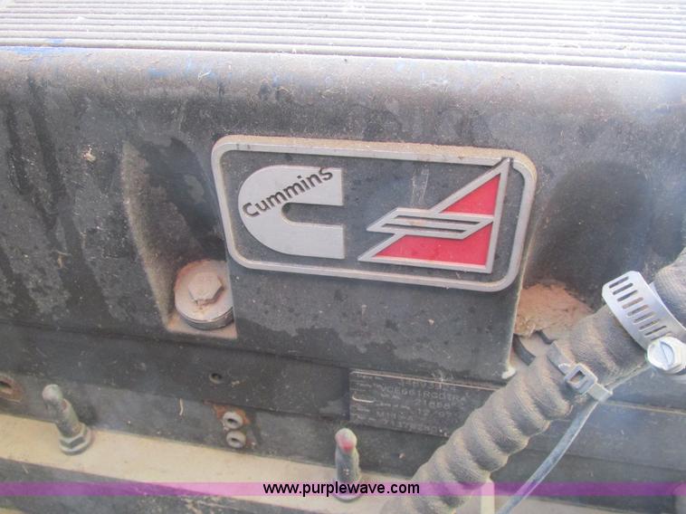 image for item A8769 1998 Gleaner R72 combine