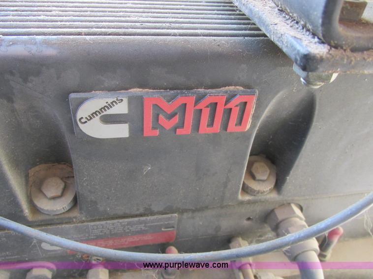 image for item A8769 1998 Gleaner R72 combine