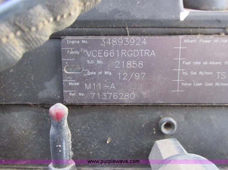 image for item A8769 1998 Gleaner R72 combine