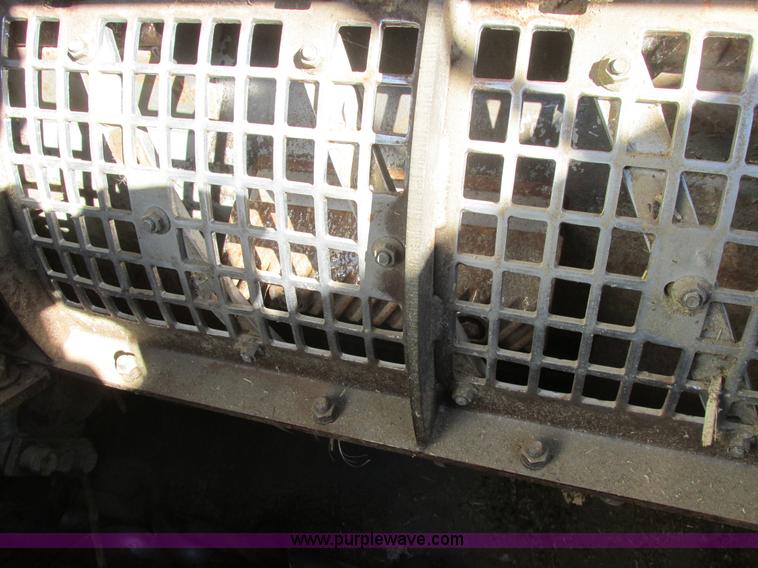 image for item A8769 1998 Gleaner R72 combine