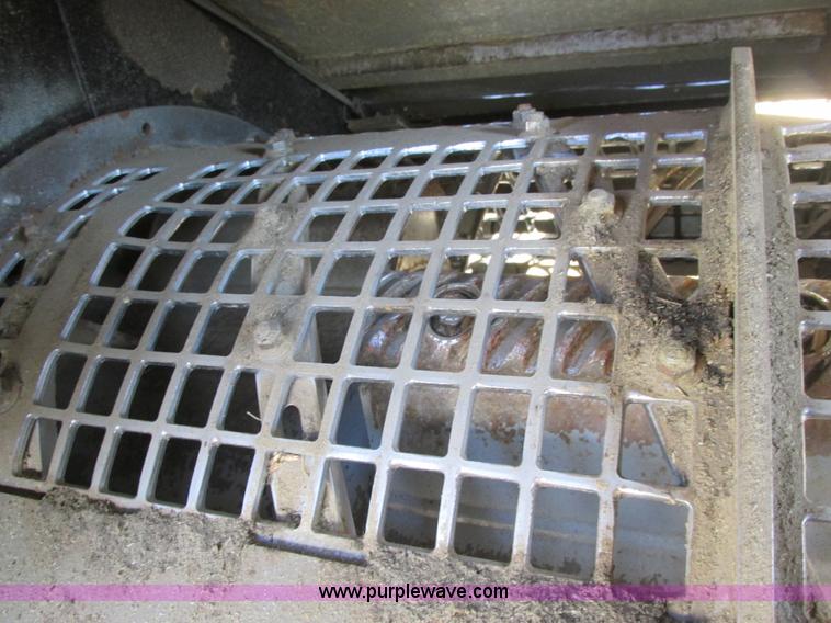 image for item A8769 1998 Gleaner R72 combine