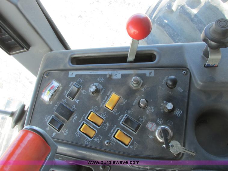 image for item A8769 1998 Gleaner R72 combine