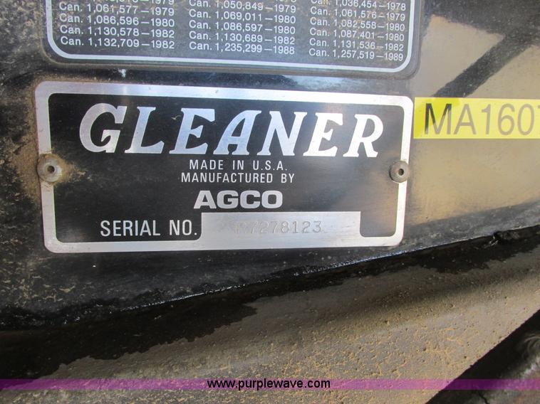 image for item A8769 1998 Gleaner R72 combine