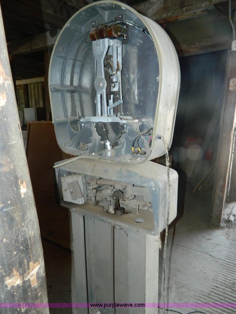 image for item AL9783 Fairbanks Morse mill house weight scale