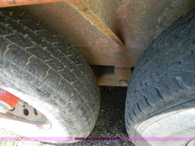 image for item AX9737 1985 Donahue gooseneck stock trailer