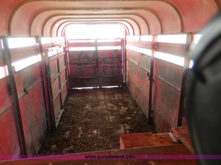 image for item AX9737 1985 Donahue gooseneck stock trailer